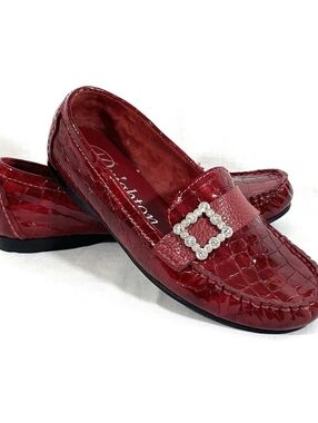 Brighton Mishel loafers in the Sioux Twist Lipstick Patent Croc style, sized 7.5